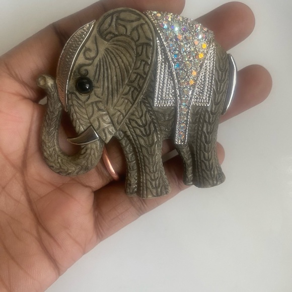 Vintage Elephant Brooch - Picture 3 of 4